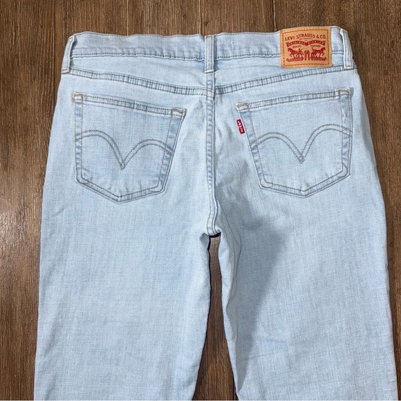 LEVI’S Mid Rise Boyfriend Light Wash - Picture 10 of 11